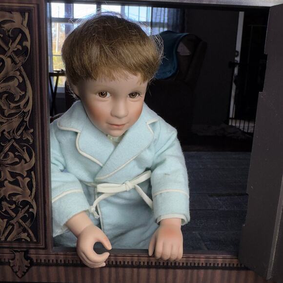 Danbury Mint John Kennedy Porcelain Doll Under Daddy's Desk JFK Jr - Picture 7 of 12